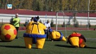 Сумоисты играли на "Томусинце" в футбол. Новинка от лицея № 20 